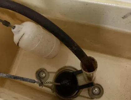 トイレ水漏れ（ボールタップ故障）