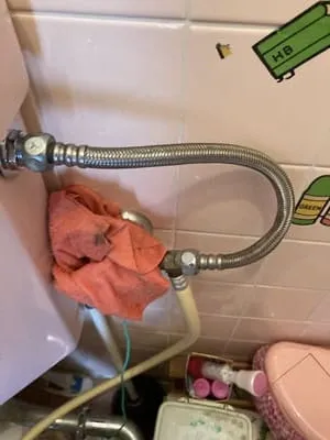 高槻市 トイレ止水栓水漏れ 修理前
