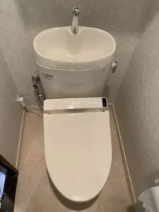 八尾市 トイレ交換 施工後(令和8年8月3日)